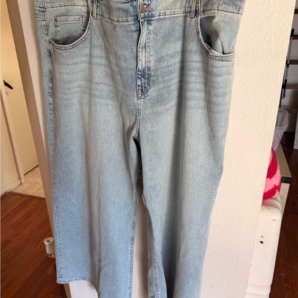 Torrid Light Wash Straight Jeans